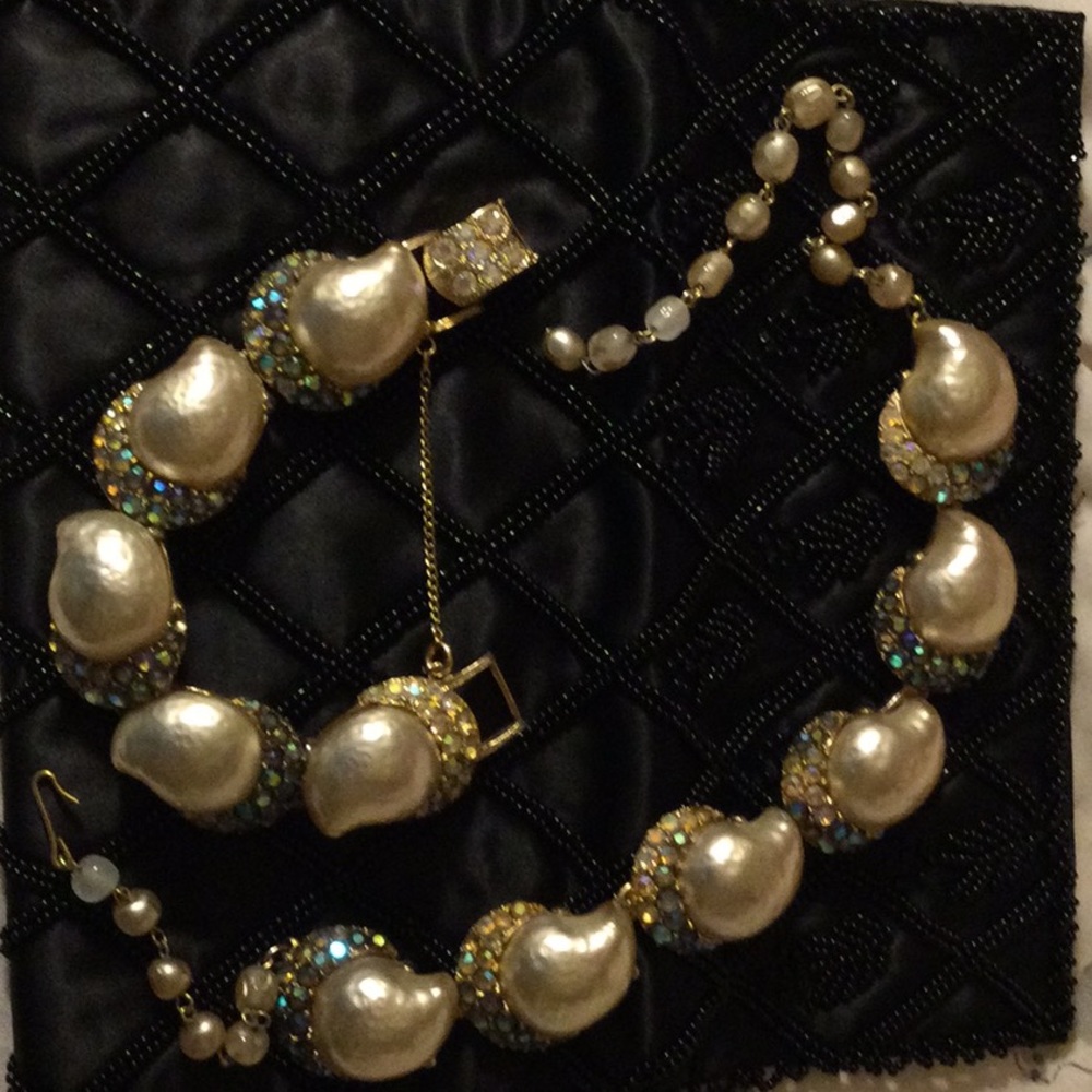 Funky vintage necklace and matching bracelet